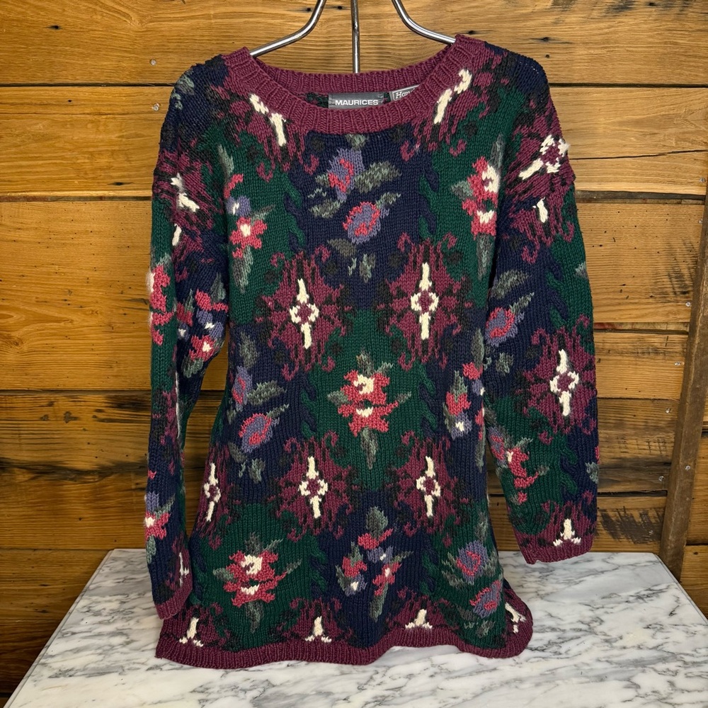 Vintage 1990s Maurices Hand Knit Wool Blend Floral Crewneck Chunky Sweater